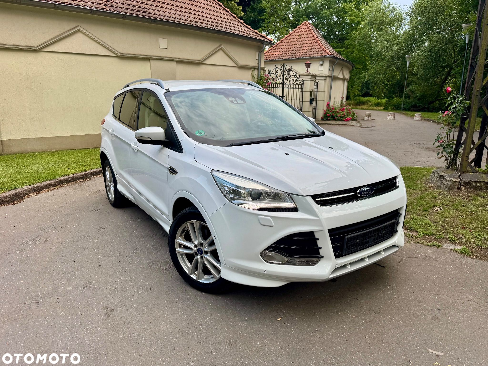 Ford Kuga - 1