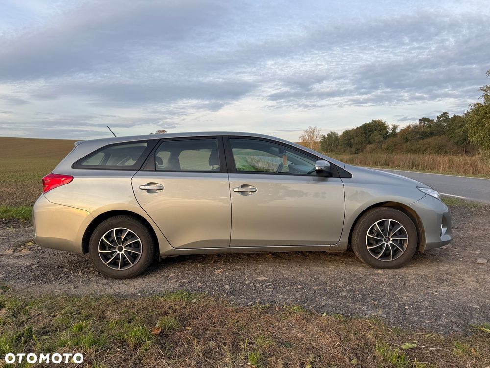 Toyota Auris 1.6 Active - 4