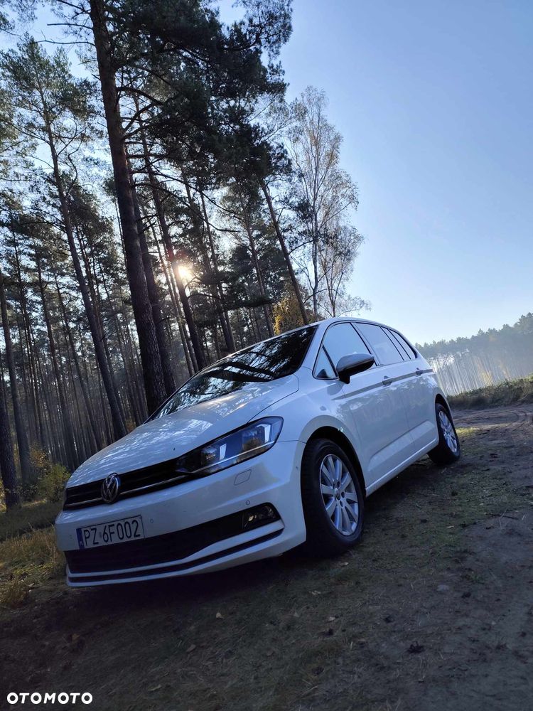 Volkswagen Touran - 1