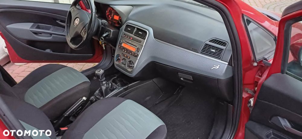 Fiat Grande Punto Actual 1.4 8V Estiva Blue&Me - 4