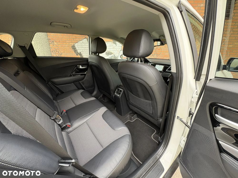 Kia Niro 1.6 GDI 2WD Vision - 27