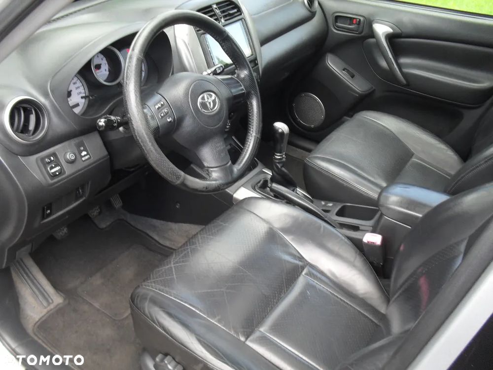 Toyota RAV4 2.0 VVT-i 4x4 - 23