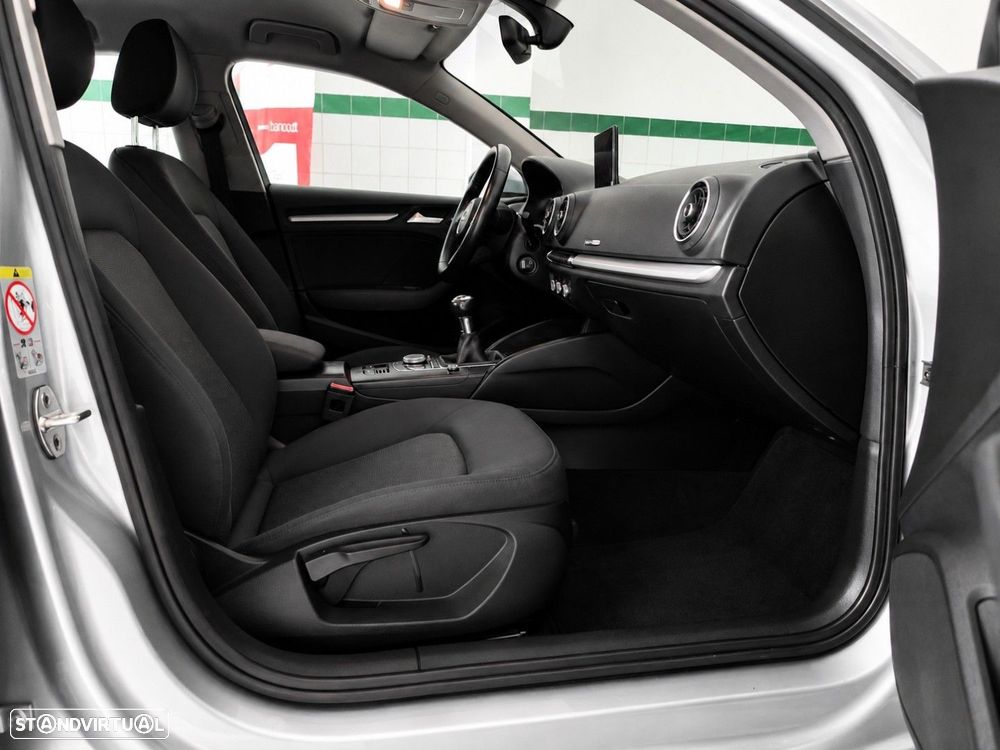 Audi A3 Sportback 1.6 TDI Design - 11