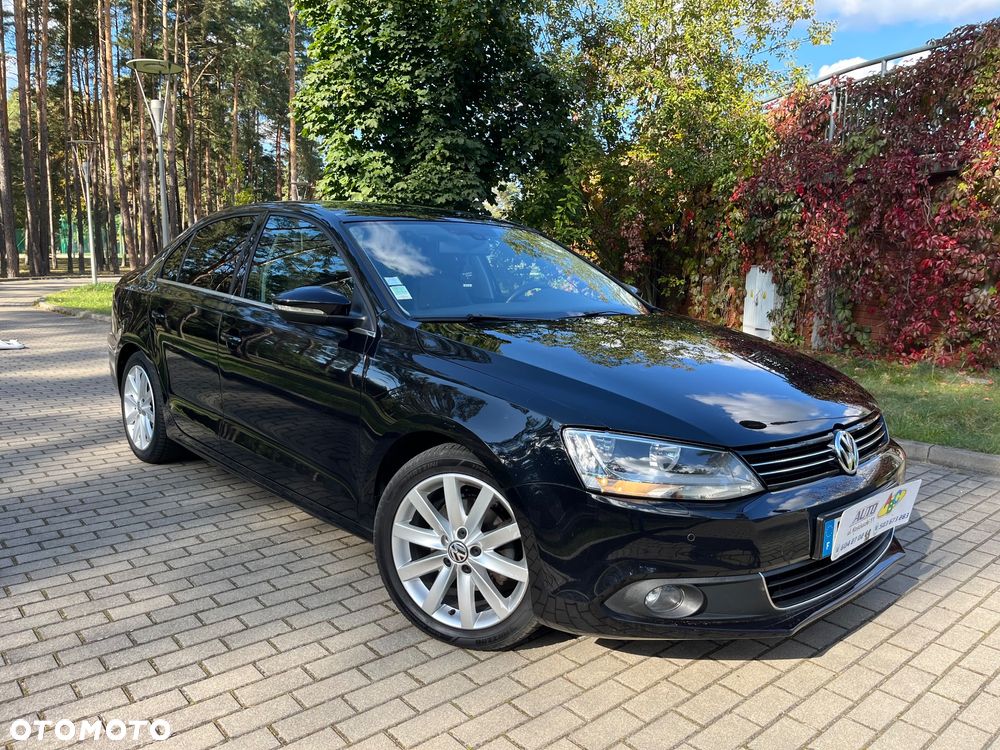 Volkswagen Jetta 2.0 TDI DPF DSG Trendline - 1