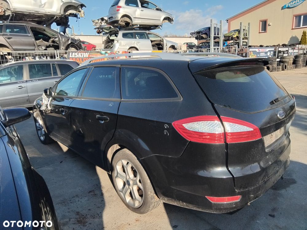 Ford Mondeo mk4 z silnikiem 2,0 benzyna i skrzynią manualną 5 biegów lakier ozn. G6 - 3