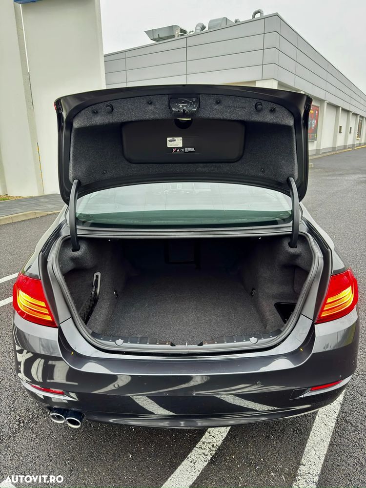 BMW Seria 5 528i Aut. - 7