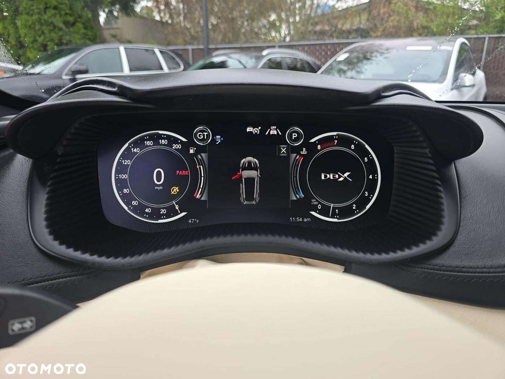 Aston Martin DBX - 7