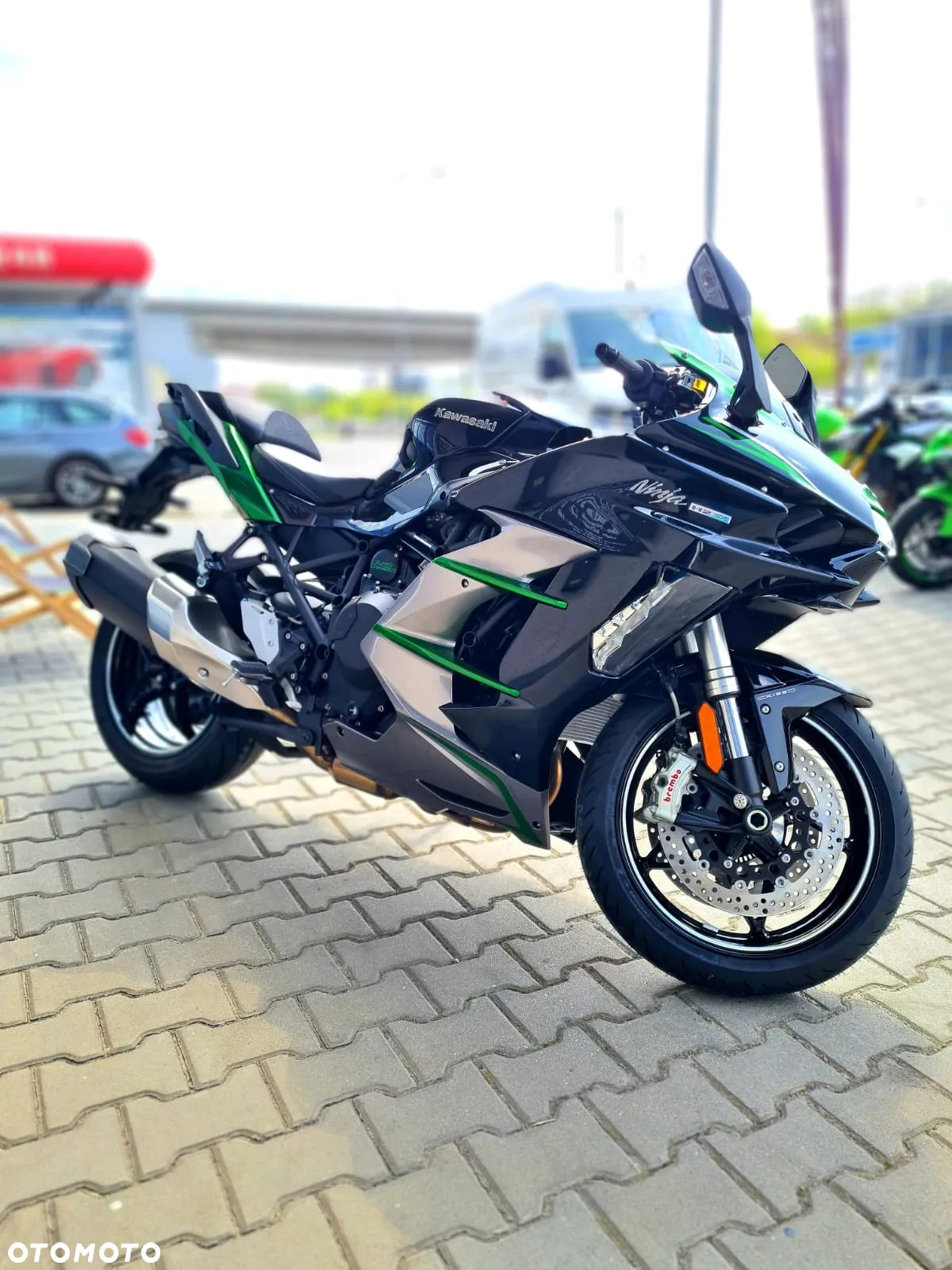 Kawasaki Ninja H2 SX - 3