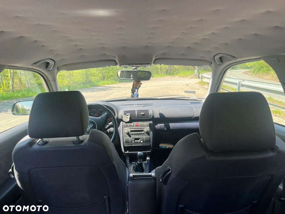 Audi A3 3-drzwiowe 1.6 FSI Ambiente - 4