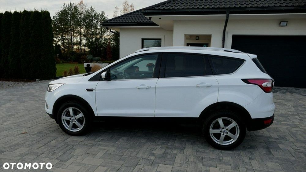Ford Kuga - 10