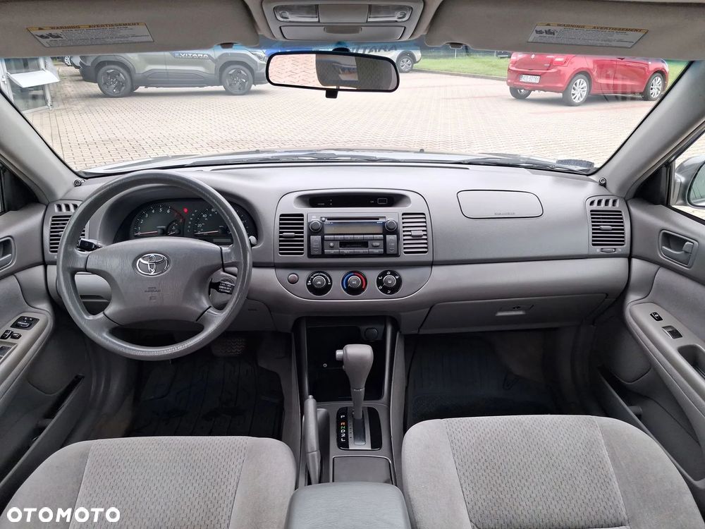 Toyota Camry 2.4 XLE - 27