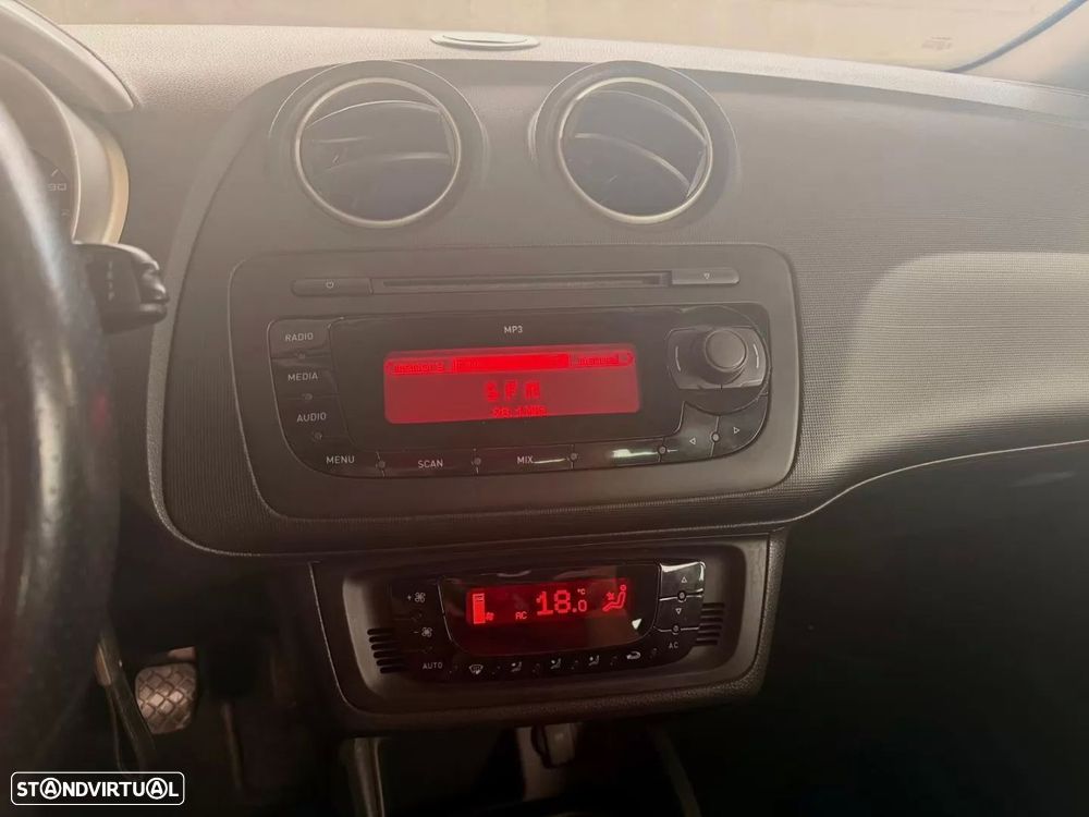 SEAT Ibiza 1.6 TDI Sport DPF — fotografia 12