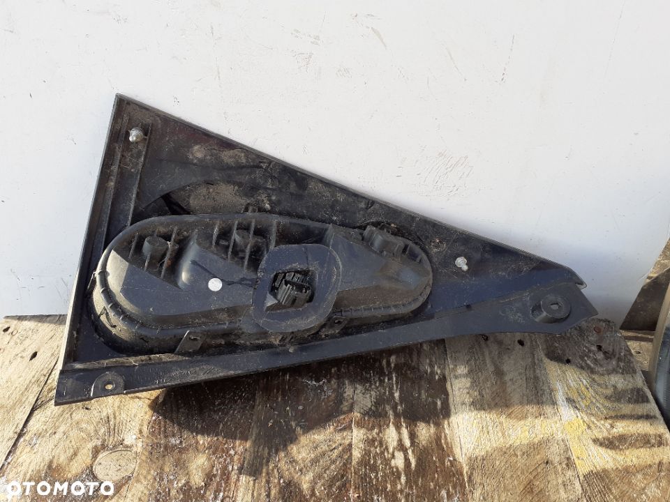 LAMPA TYŁ TYLNA PRAWA PEUGEOT 107 ORYGINAŁ - 4