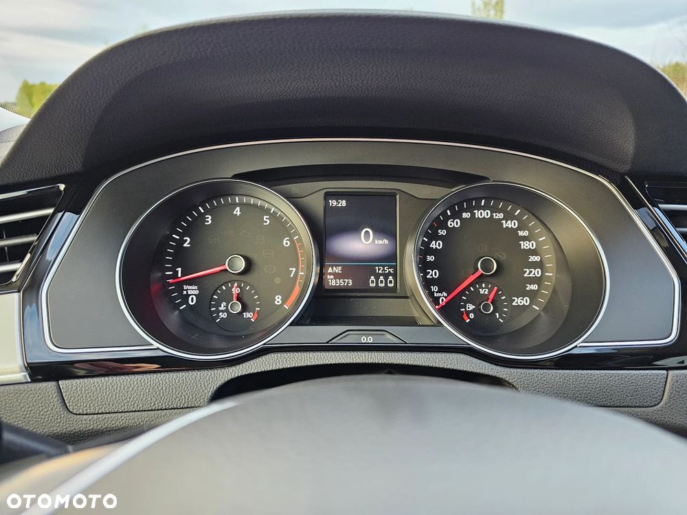 Volkswagen Passat 1.8 TSI BMT Highline - 15