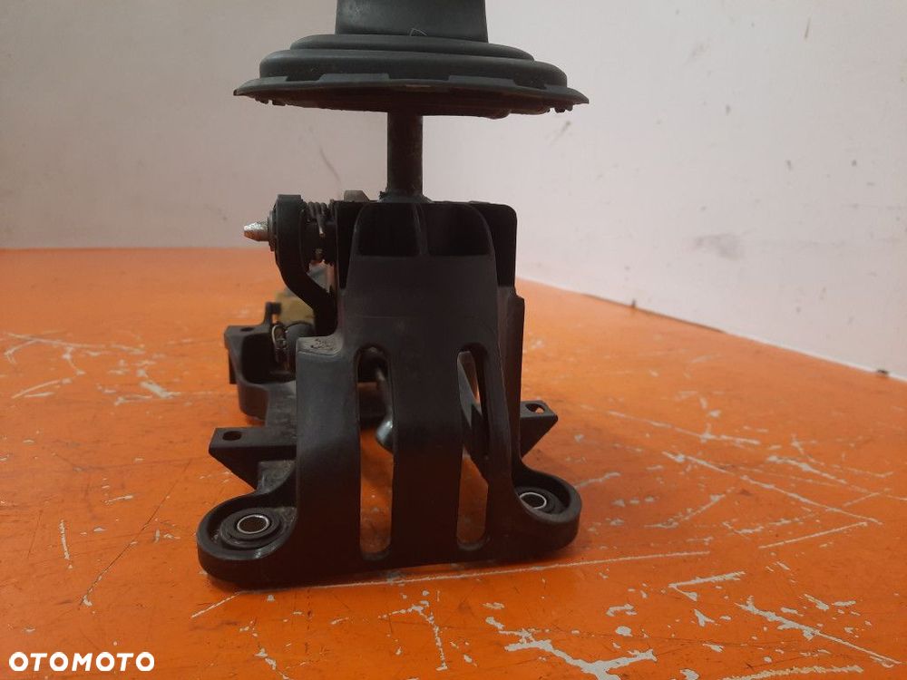 TOYOTA YARIS WYBIERAK ZMIANY BIEGÓW 33530-00040-0 1KRFE - 8
