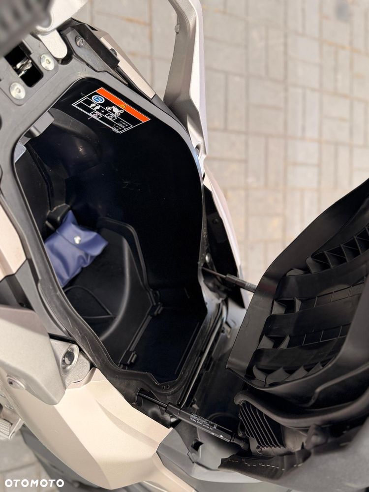 Honda NSS - 11