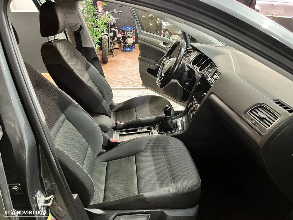 VW Golf Variant 1.6 TDi Confortline - 13