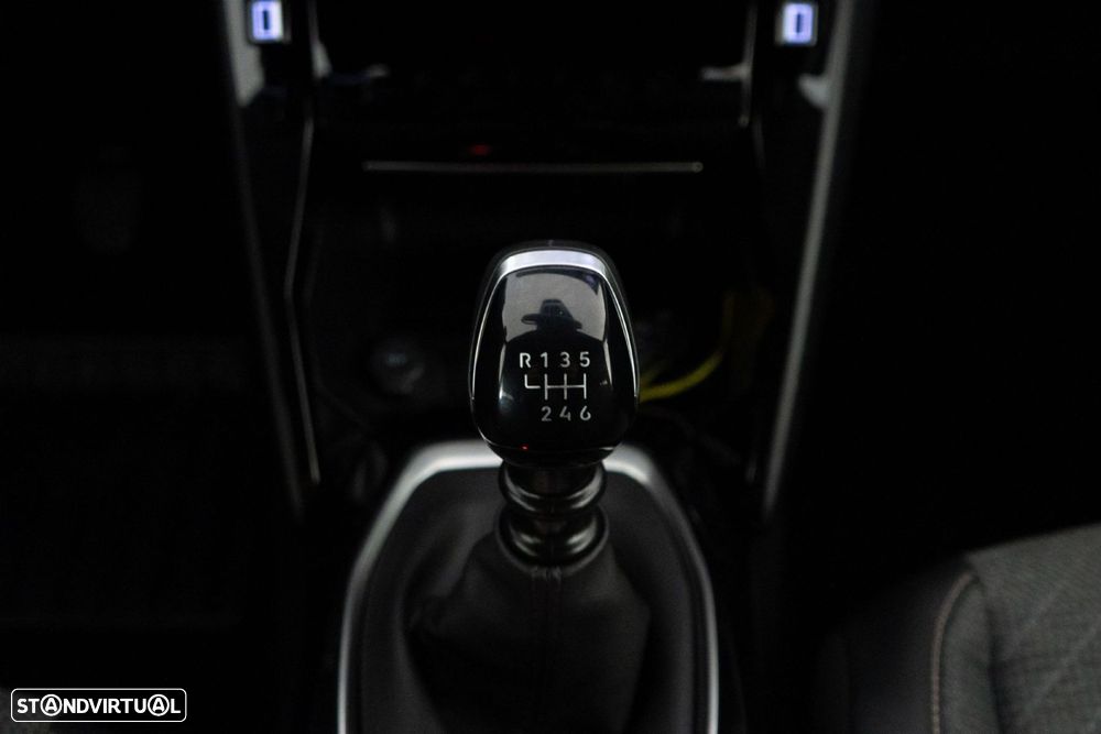 Peugeot 2008 1.2 PureTech Allure Pack - 27