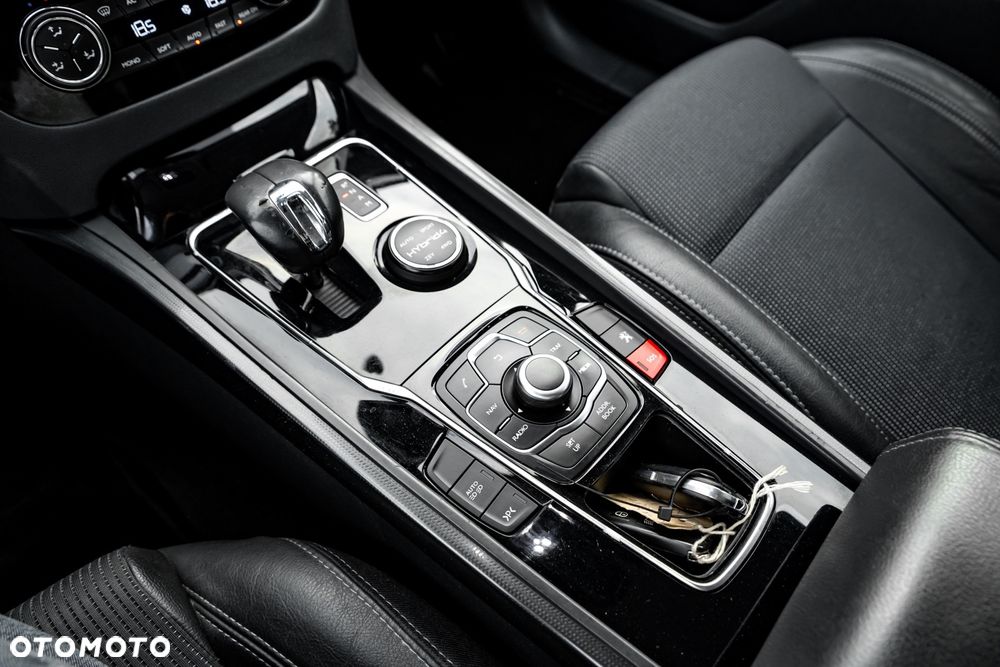 Peugeot 508 Hybrid4 - 32