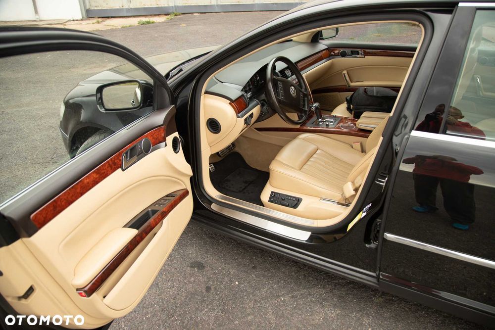 Volkswagen Phaeton - 7