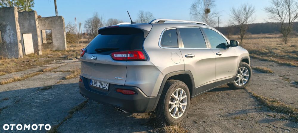Jeep Cherokee - 4