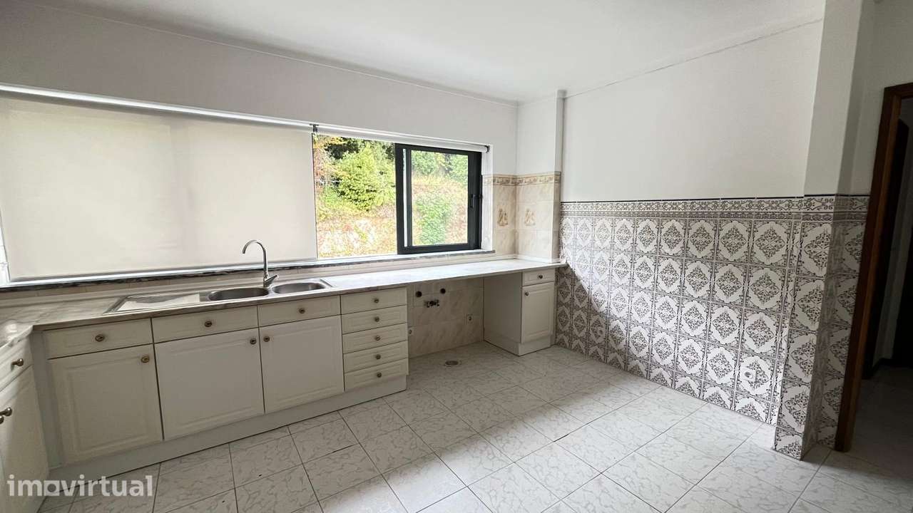 Apartamento em Coimbra: Quarto, WC, Open Space, Varanda e Aparcamento. - Grande imagem: 3/15