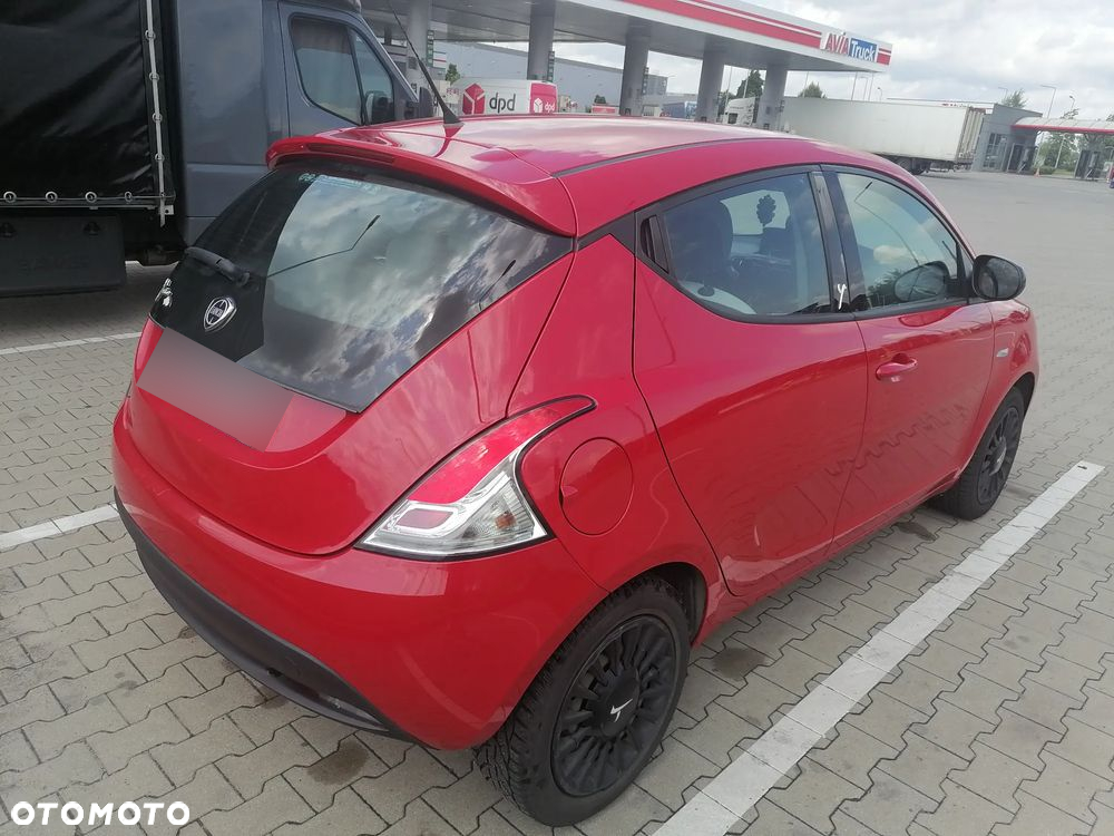 Lancia Ypsilon 1.2 8V Elefantino S&S - 6