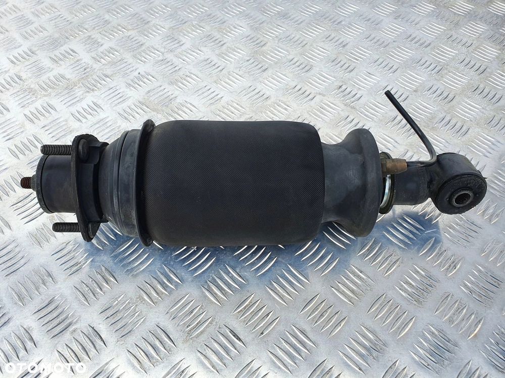 PODUSZKA ZAWIESZENIA KABINY TYŁ SCANIA R XPI - 1