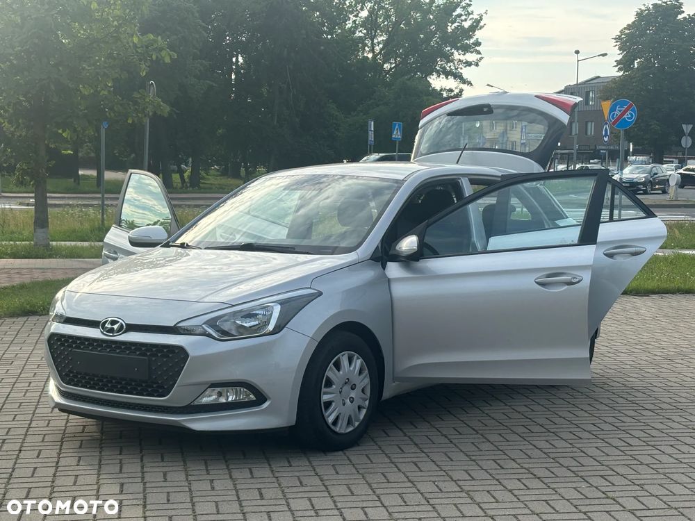 Hyundai i20 blue 1.2 Classic - 13