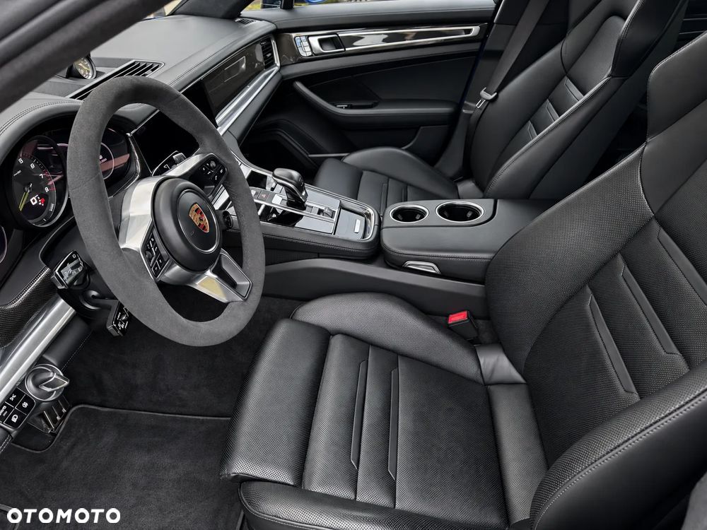 Porsche Panamera 4 E-Hybrid - 8