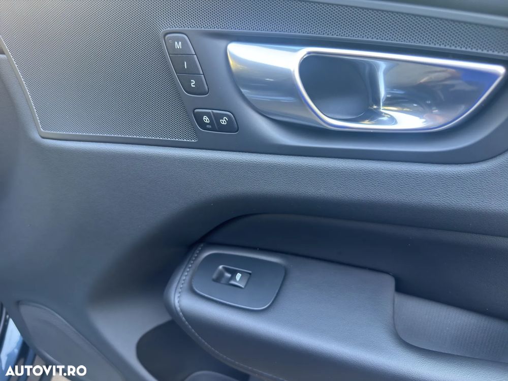 Volvo XC 60 B4 MHEV AT FWD Core - 16
