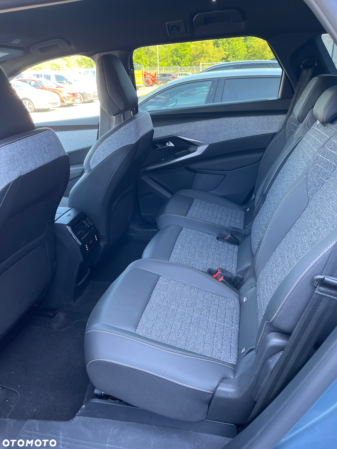 Peugeot 5008 1.2 PureTech mHEV Allure S&S e-DCS6 - 7