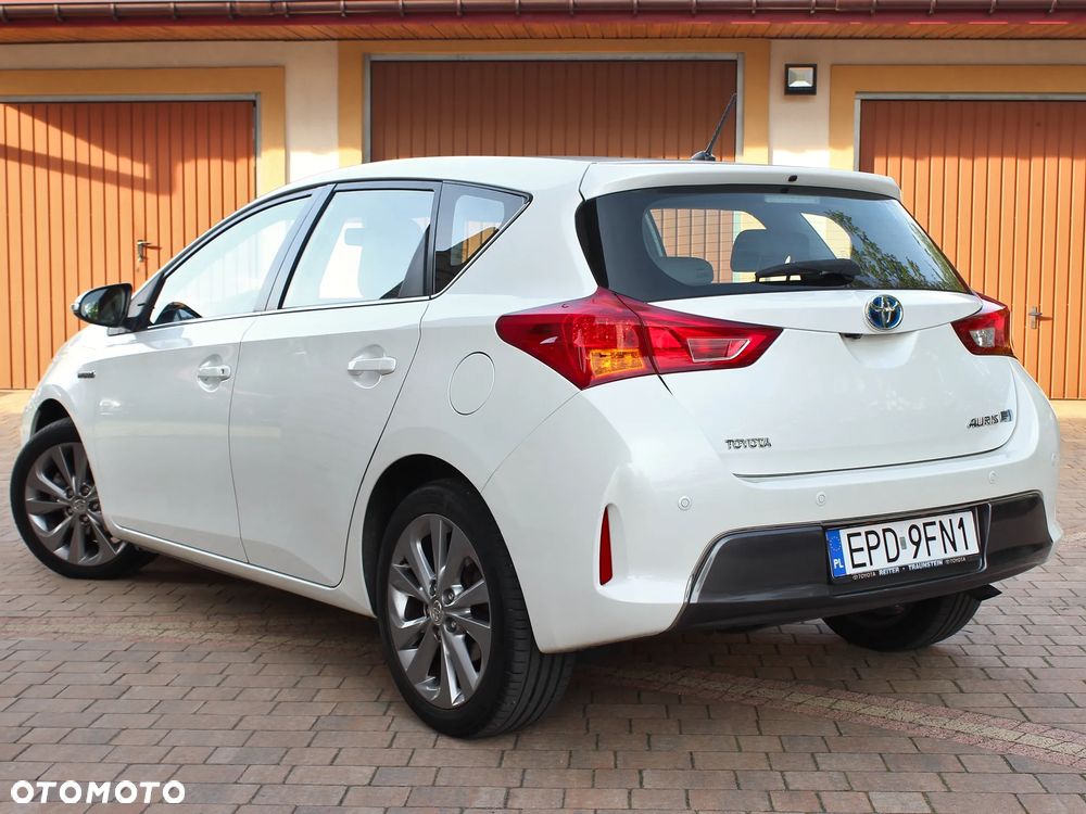 Toyota Auris 1.8 Executive - 16