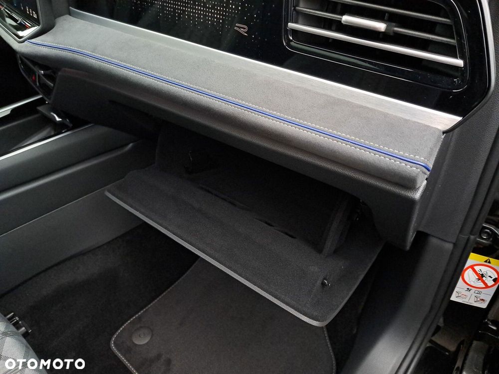 Volkswagen Passat Variant 2.0 TSI R-Line Plus DSG - 35