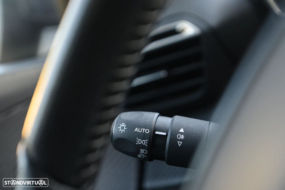 Peugeot 2008 1.2 PureTech Allure Pack - 28