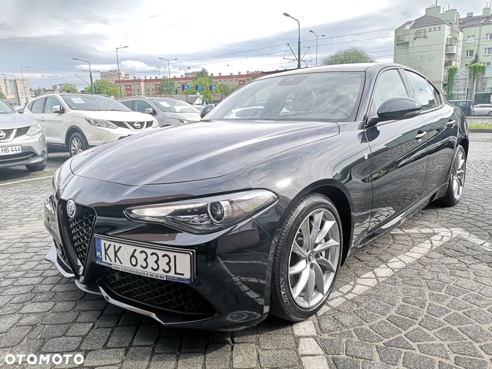 Alfa Romeo Giulia 2.0 Turbo 16V AT8-Q4 Ti - 1