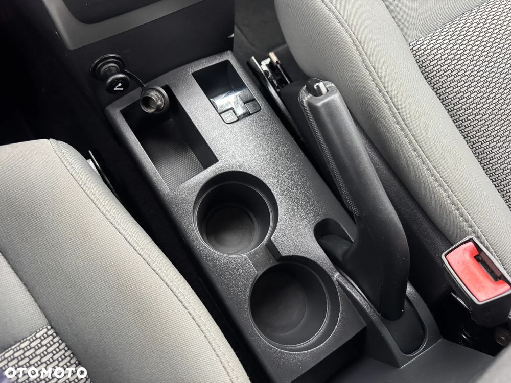 Jeep Compass 2.4I 4x4 Sport - 24