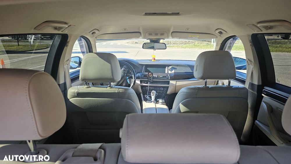 BMW Seria 5 520d Aut. Luxury Line - 10