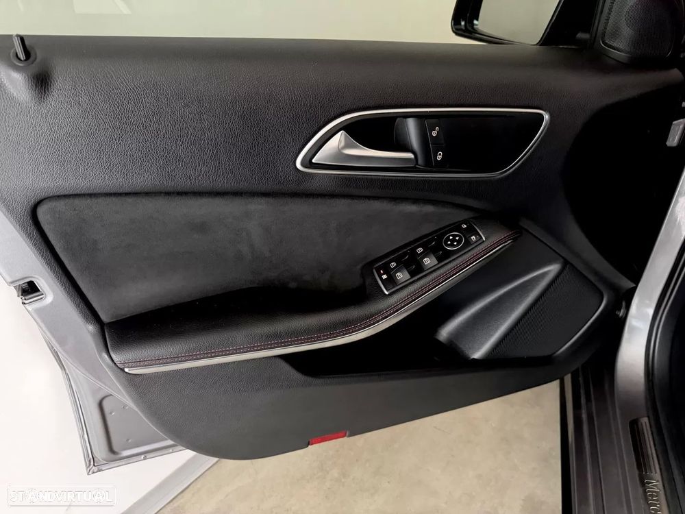 Mercedes-Benz A 180 d AMG Line - 36