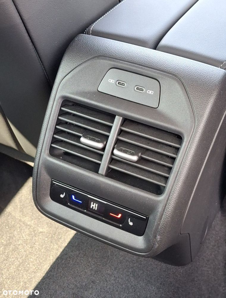 Volkswagen Passat - 27