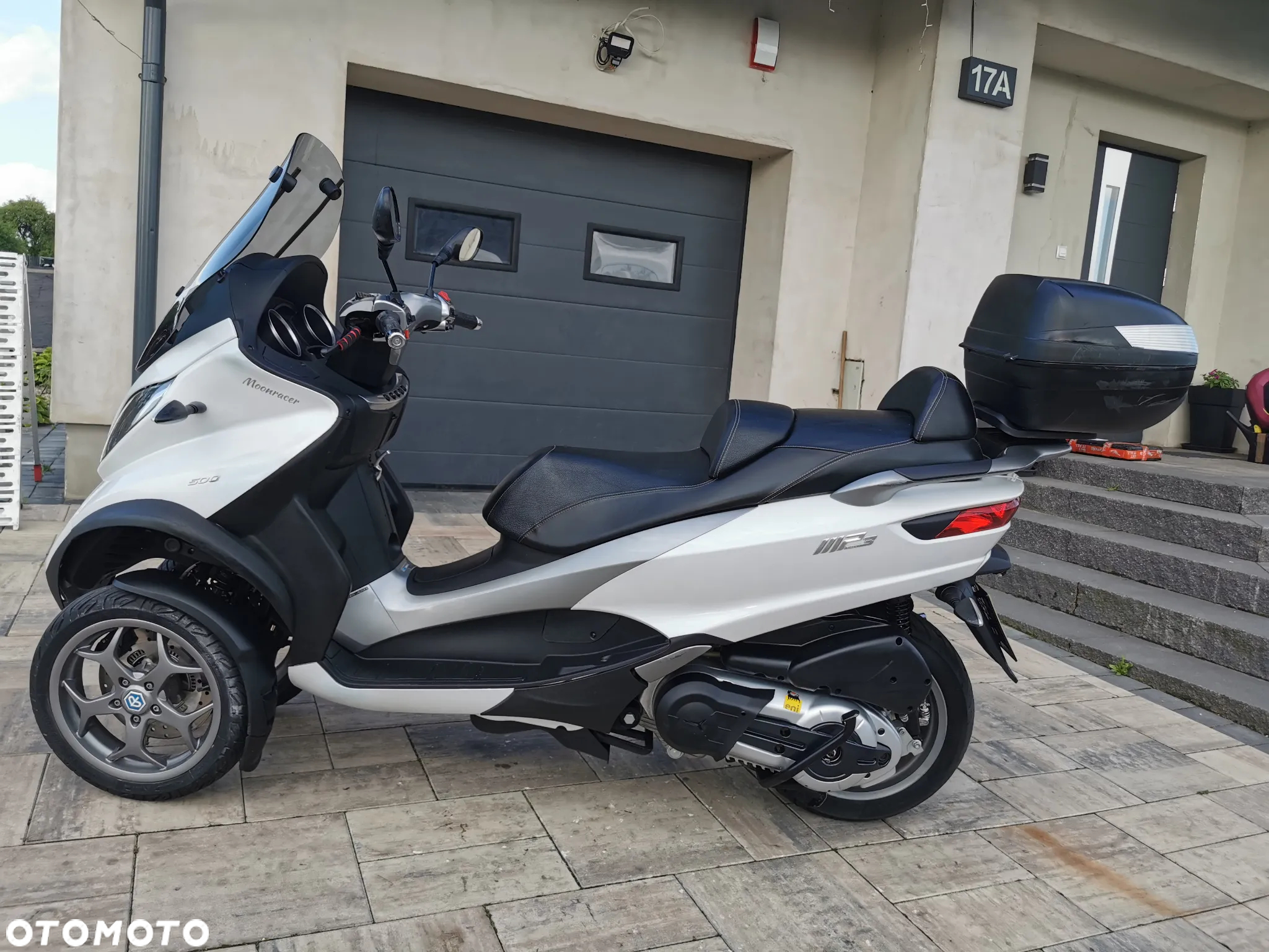 Piaggio MP-3 - 5