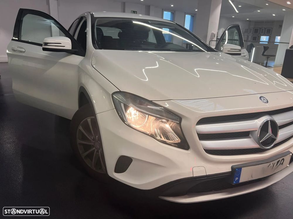 Mercedes-Benz GLA 180 - 6