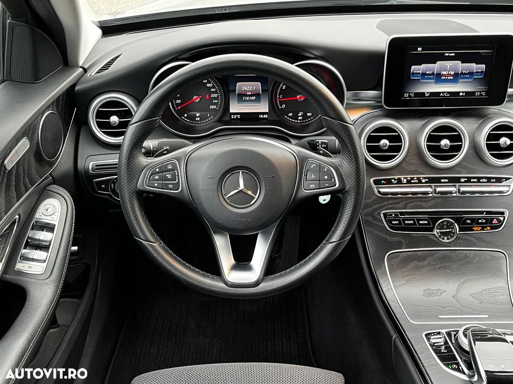 Mercedes-Benz C - 12