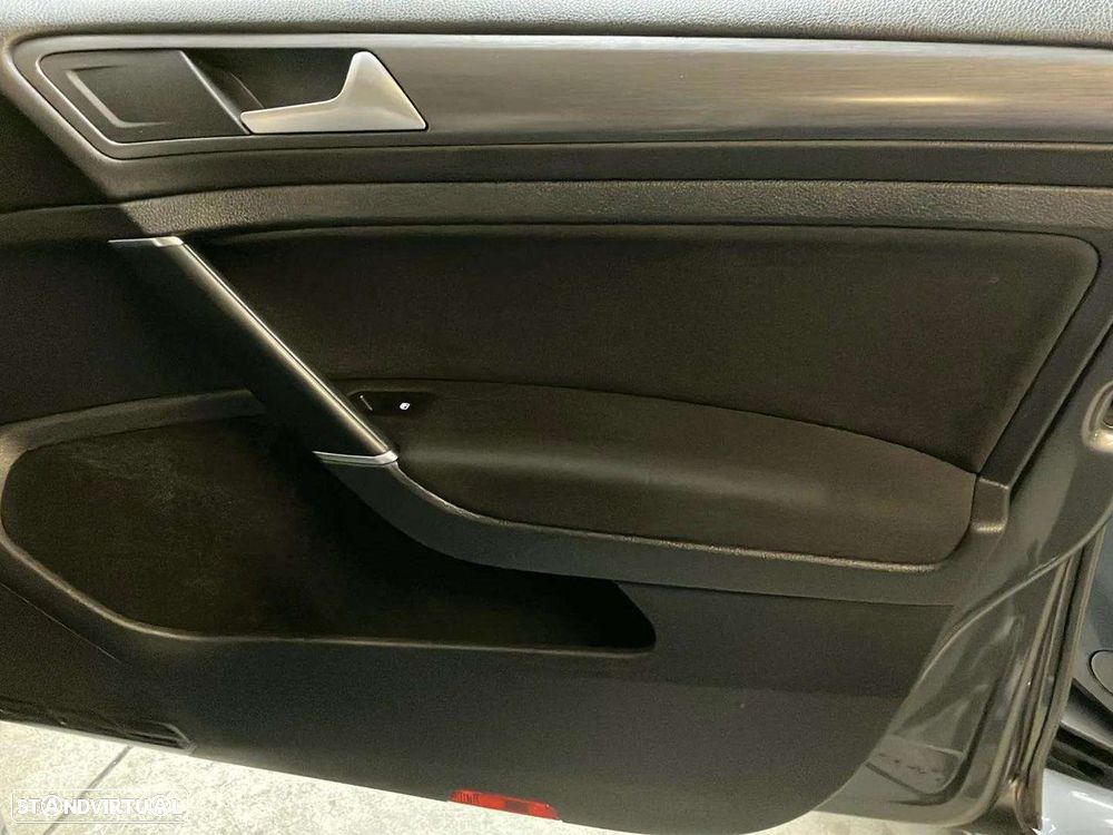 VW Golf Variant 1.6 TDi Confortline - 21