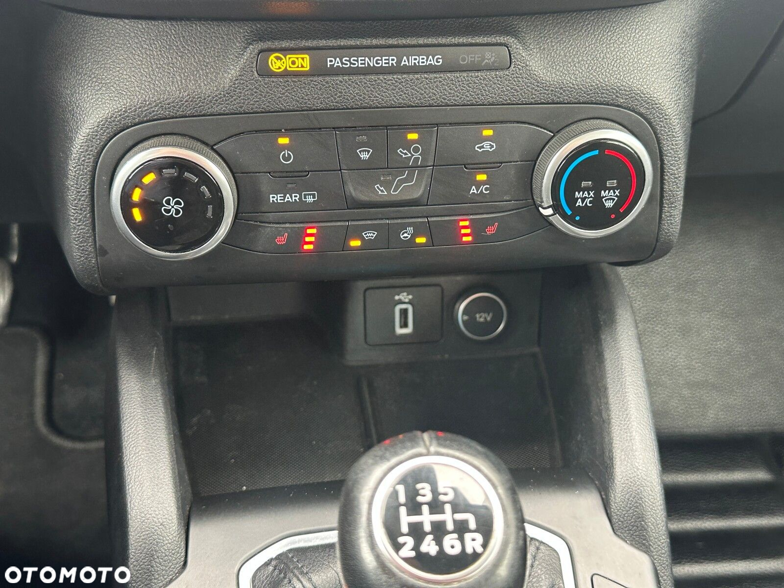 Ford Focus 1.0 EcoBoost Connected - 23