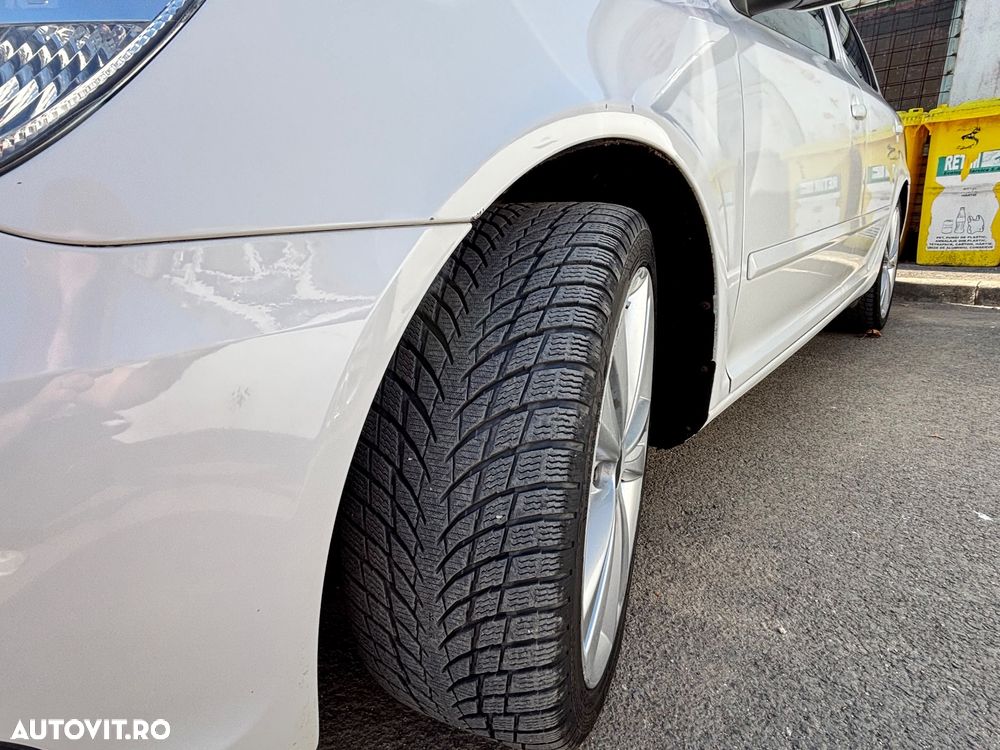 Skoda Octavia 2.0 TDI DPF DSG RS - 17