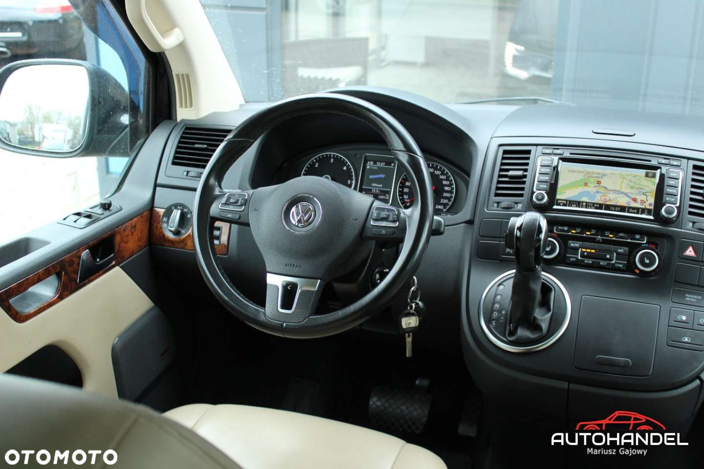 Volkswagen Multivan - 16