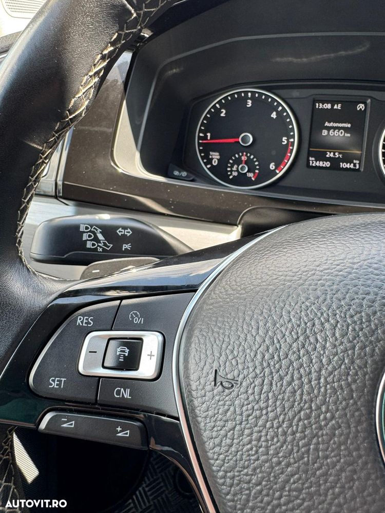 Volkswagen Multivan - 16