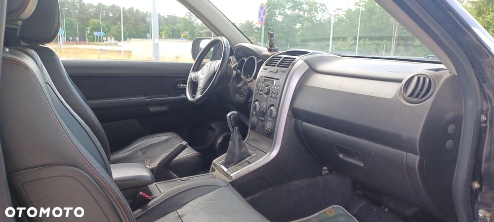 Suzuki Grand Vitara 1.6 De luxe - 4