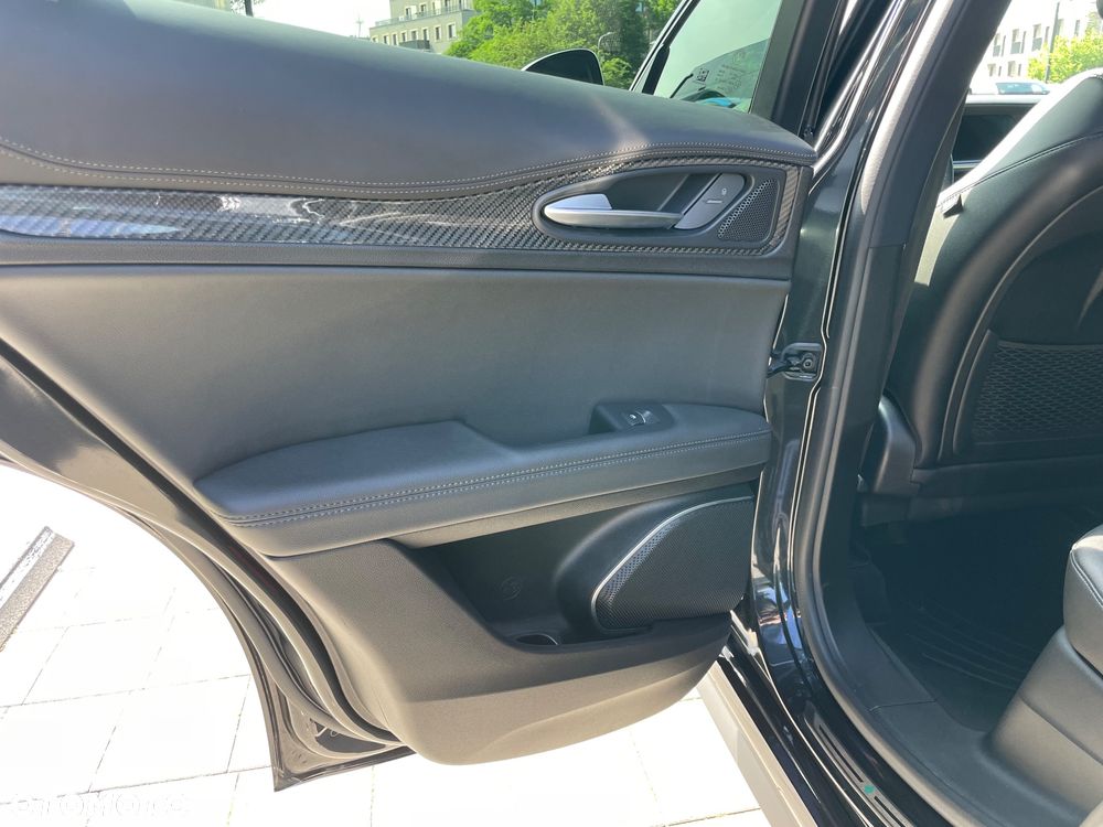 Alfa Romeo Stelvio V6 2.9 Bi-Turbo AT8-Q4 Quadrifoglio - 28